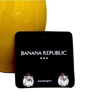 ⭐️2/$30 ⭐️3/$40⭐️ 
Brand New Banana Republic Rhinestone Stud Earrings